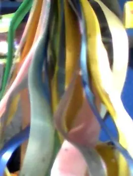 [818] ROSAS DE REGALO CON TIRADORES BLANCO